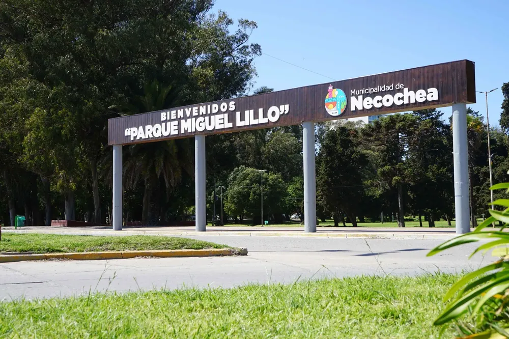 10-10-FOTO-Cartel-Festivalodromo-Parque-Miguel-Lillo