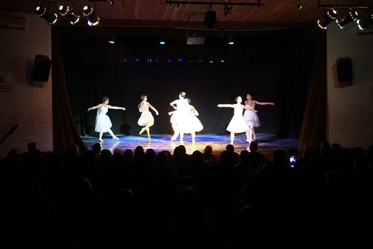 18-05-FOTO-Gala-Escuela-Danzas-Clasicas-06